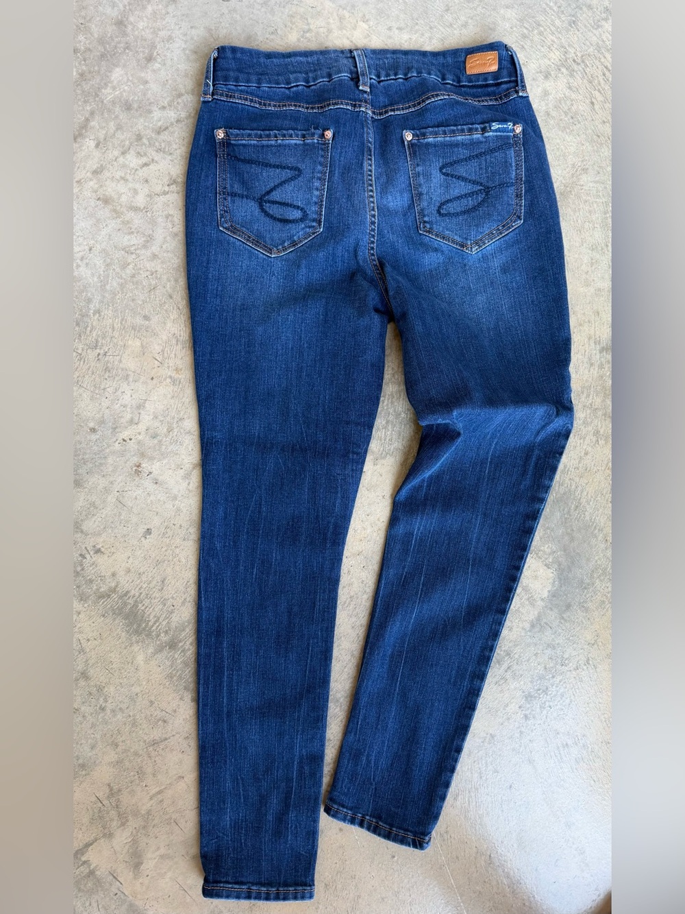 Seven7 Women's Denim Jeans Trio in Light to Dark Blue - Picture 3 of 7